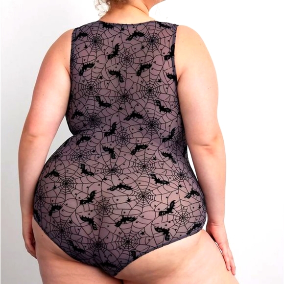 ♥️NWT VINTAGE TORRID BODYSUIT LINGERIE - SPIDERWEBS BATS - SHEER MESH HALLOWEEN - Picture 3 of 11